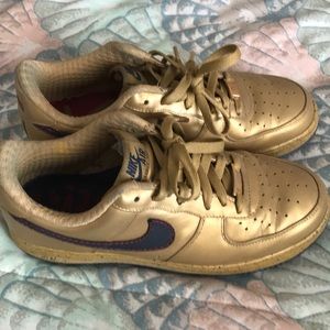 Men’s Nike Air Force 1 size 9